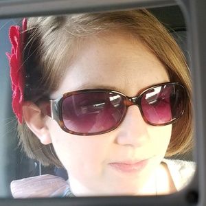 Meet your Posher, Farrah